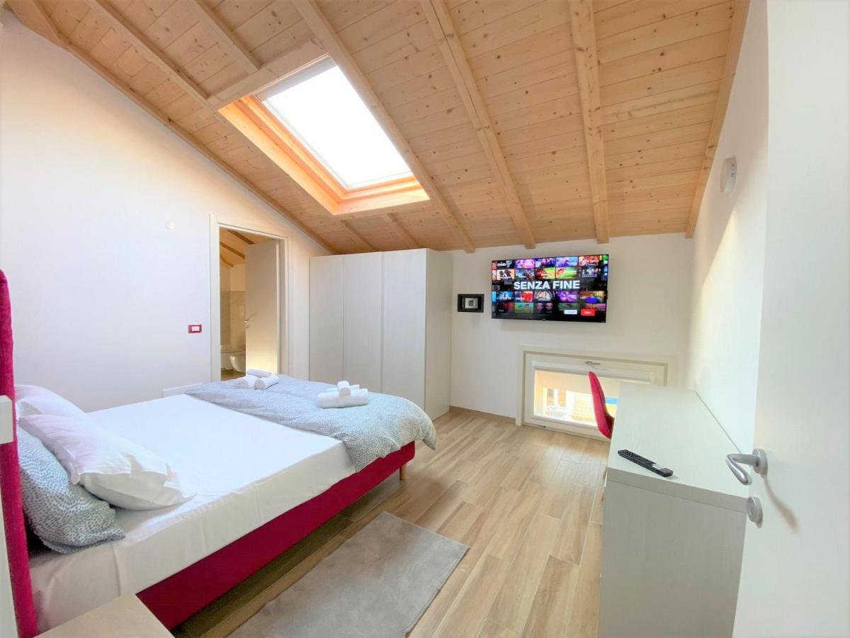 Desenzanoloft Official Partner Marriott Homes & Villas - Palazzo Visconti Luxury Suite Desenzano del Garda Extérieur photo